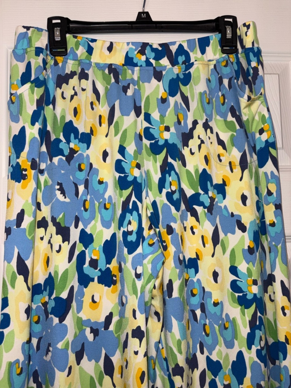 Quacker Factory Blue, Yellow & Green Floral Cropped Pant - Picture 3 of 6